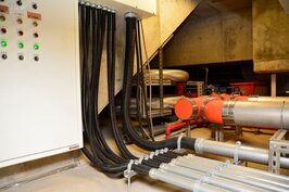 可撓軟管
污廢水管、消防灑水管、電力電信網路管、給水管、瓦
斯管、進氣管等因應隔震系統配置可撓管