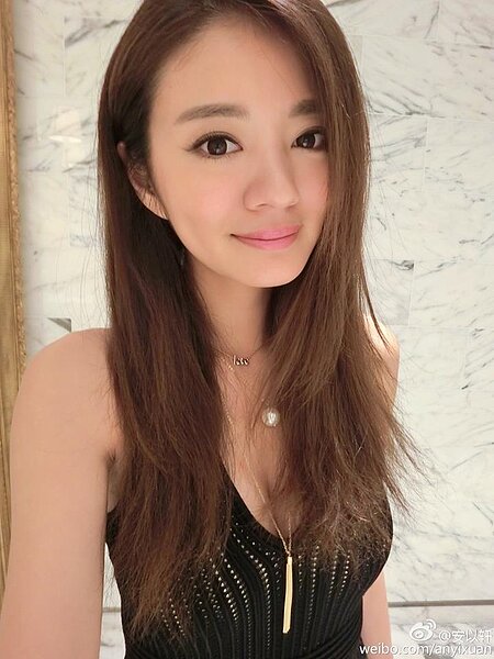 藝人安以軒被拍到開千萬名車、住億萬豪宅，全因病逝好友希望她「對自己好一點」。（圖／翻攝自安以軒Ann）