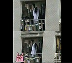 陽台晾這什麼東西？　嚇死鄰居的毛了！