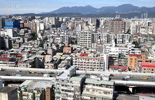 北市地政局公布去年房地交易統計，扣掉土地、地下室、特殊交易，僅14,835件，較2013年少了3成6、換算每個行政區去年平均一個月只交易103件。 圖／聯合報系資料照片
