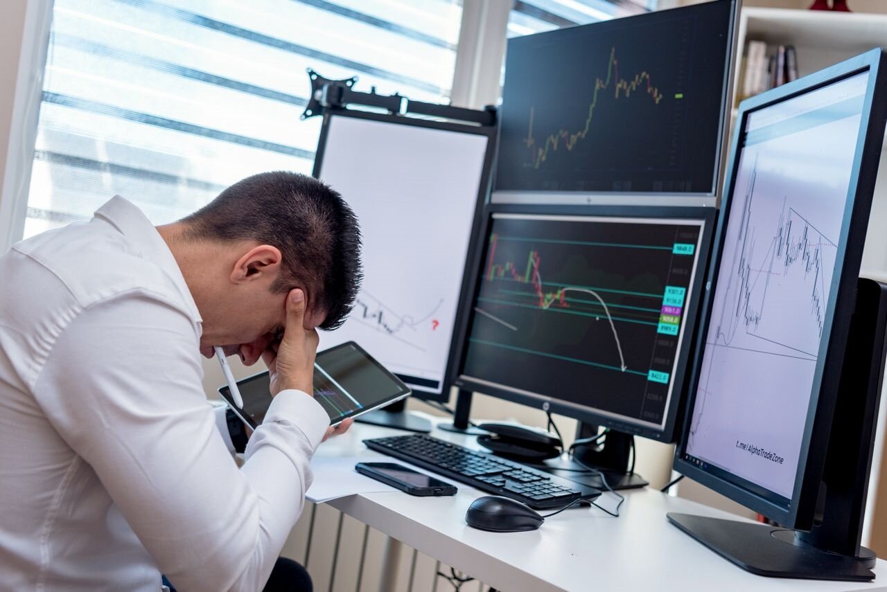 ▼原PO表示自己在6月5日時將資金全數投入0050正2,沒想到6月8日就遇上台股大跌,帳面虧損逼近60萬元,讓他十分懊惱。(示意圖/取自<a href="https://www.pexels.com/zh-tw/photo/5831257/"><span style="color:#000000;">Pexels</span></a>)