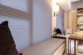 在炎熱夏天的假日午後，開個冷氣端杯冷飲，然後與家人在窗邊下盤好棋，是最為輕鬆無負擔的休閒。