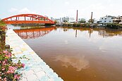 春秋現「紅潮」…　愛河驚變黃河