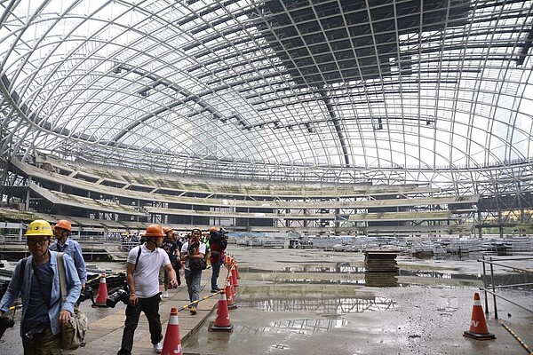 遠雄大巨蛋停工後現狀。(好房網News記者 陳韋帆/攝影)