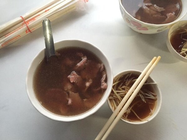台灣哪個縣市的食物最難吃？有網友認為，美食之都台南的牛肉湯根本神之美味。（圖／民眾提供）