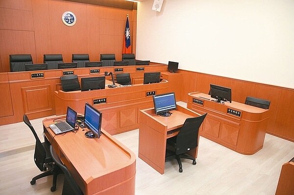 司法院上午舉辦「公務員懲戒新制上路」記者會,新制懲戒法庭亮相。 記者楊萬雲/攝影