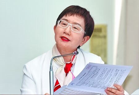 財政部長莊翠雲表示,針對未成年子女免稅額提高的修正案預計在6月送立法院審查,希望明年報稅時就可以適用。(黃世麒攝)