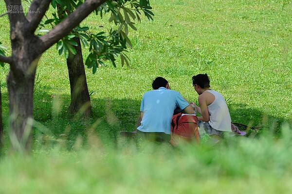 現在生育率下降,許多年輕人寧願養寵物也不願生小孩。(好房網News記者 陳韋帆/攝影)