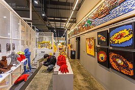 除了立體的作品外，在展區中也有為數不少的平面作品。