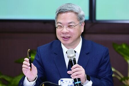 經濟部長龔明鑫、國發會主委葉俊顯17日異口同聲高喊:台灣經濟成長率今年有望破10%。圖∕本報資料照片