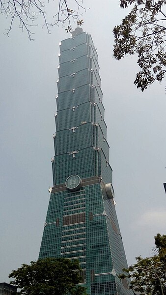 5台北101周邊房價節節攀升,豪宅動輒數億元起跳。