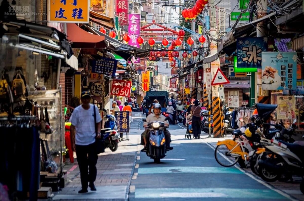 老街與宮廟文化構築成新莊在地人文特色。圖/鄉林不動產研究室