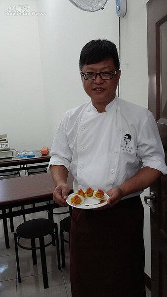 1.知名廚師余建德,燒得一手好菜也有好文筆。