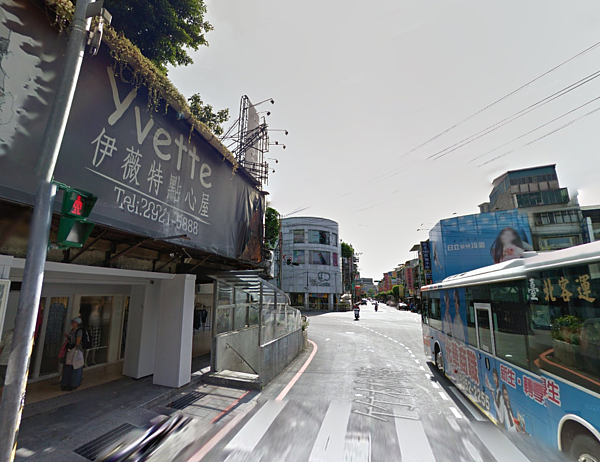 新北多處「蚊子地下道」遭塗鴉。(翻攝自Google Map)