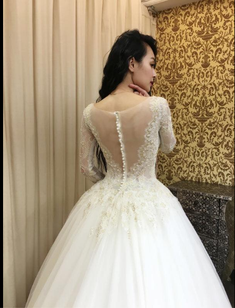 藝人王思佳於W Hotel 風光出嫁,幸福指數破表。(圖/擷取自王思佳Sophia 0818粉絲專頁)