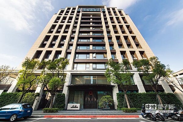 朱崙街「名人巷」制震豪宅「華孚鈞藏」,固若金湯的耐震結構吸引金字塔頂端客層青睞。圖/華孚建設提供