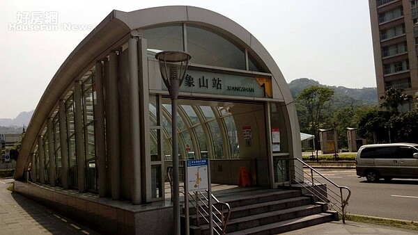 8捷運象山站通車,大大提升信義商圈周邊房價。