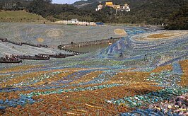 莫內的＂星空＂到了晚上會有投映燈，網友說夜景更美。