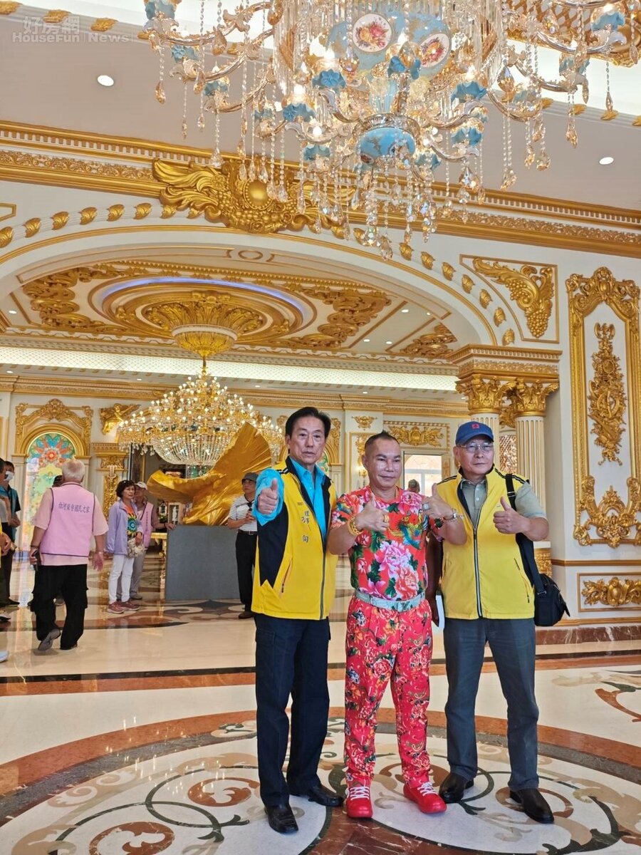 雲林縣中華眷村文化發展協會理事長方向與團員參訪啟德機械起重工程公司。圖／好房網News記者王震濂 拍攝
