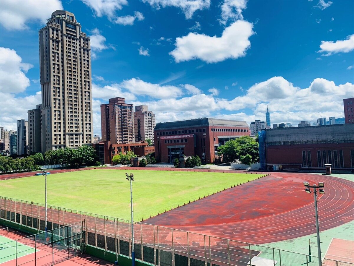 位於大安區的臺灣師範大學，由於位於台北精華地帶，周遭套房的平均每坪月租金超過2000元。圖／永慶房產集團提供