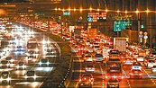 連假國道免收費　學者：車可能集中白天