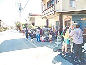 災區發憤「圖牆」　彩繪特色產業