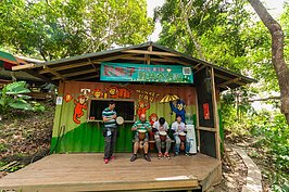 欣賞完了靜態的太魯閣之美後，驅車前往下一站，前往野猴子探險森林，來一場刺激讓人腿軟腎上腺素飆高的樹冠層體驗。一到入口就有工作人員利用傳統的鼓敲擊出令人難忘的迎賓歌。