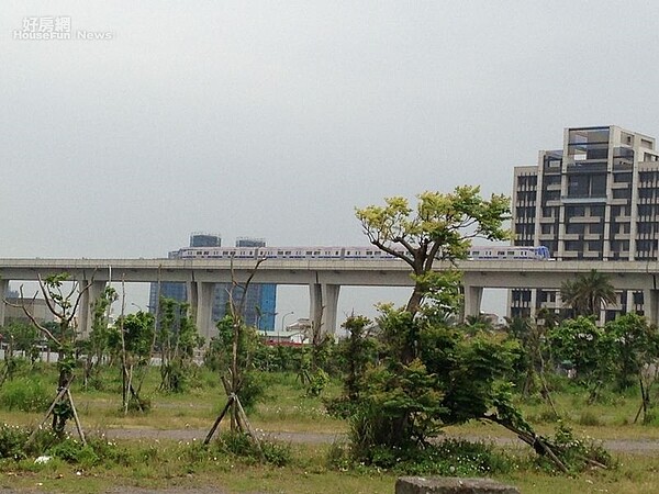 7.桃園青埔有機場捷運線經過,帶動周邊房價。