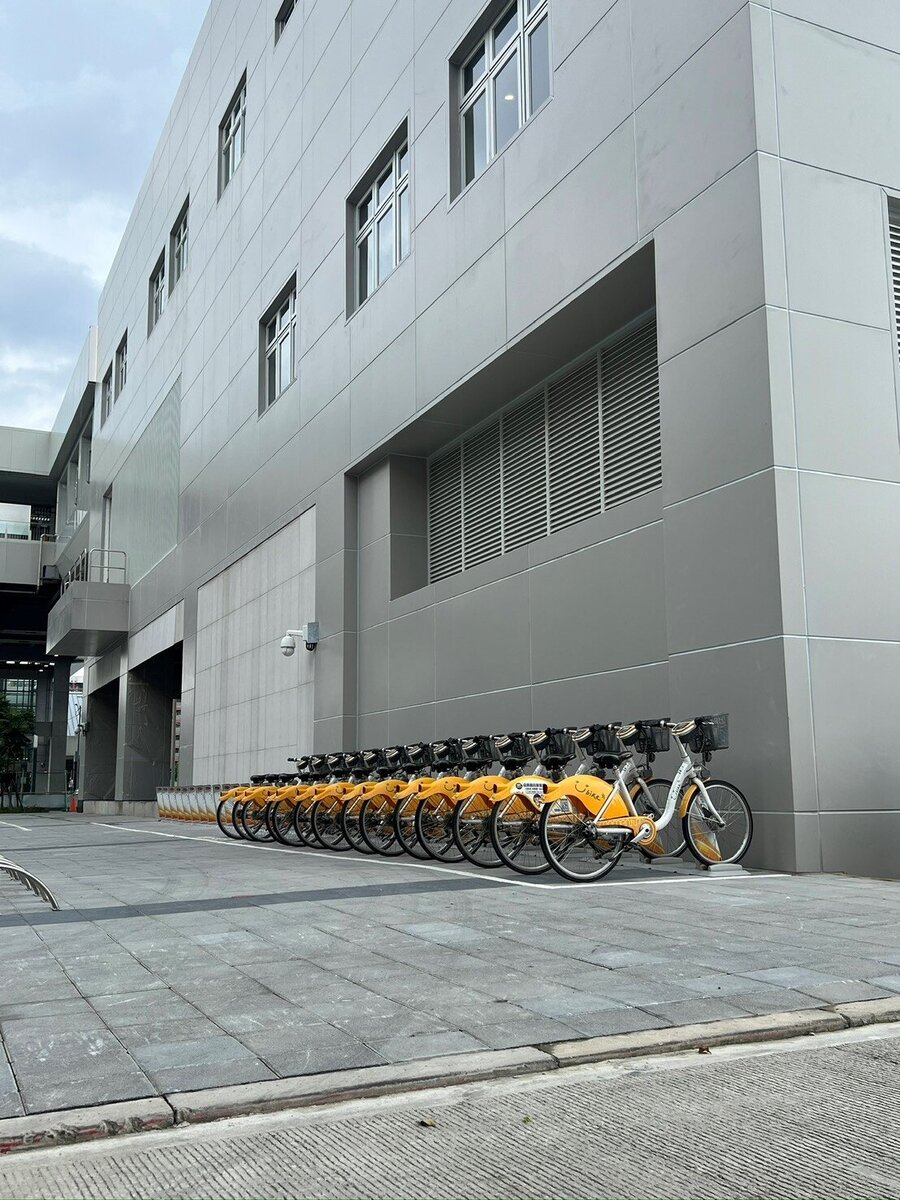 捷運三鶯線將於明日通車，為完善沿線「最後一哩」公共運輸轉乘接駁，新北市交通局於三鶯線全線設置了14個YouBike2.0租賃站。圖／新北市政府提供