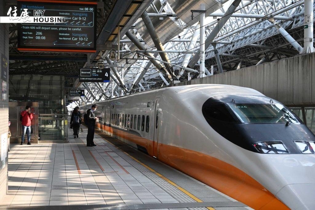 行政院核定高鐵南延屏東採「沿台鐵路廊經高雄車站」的高雄方案。