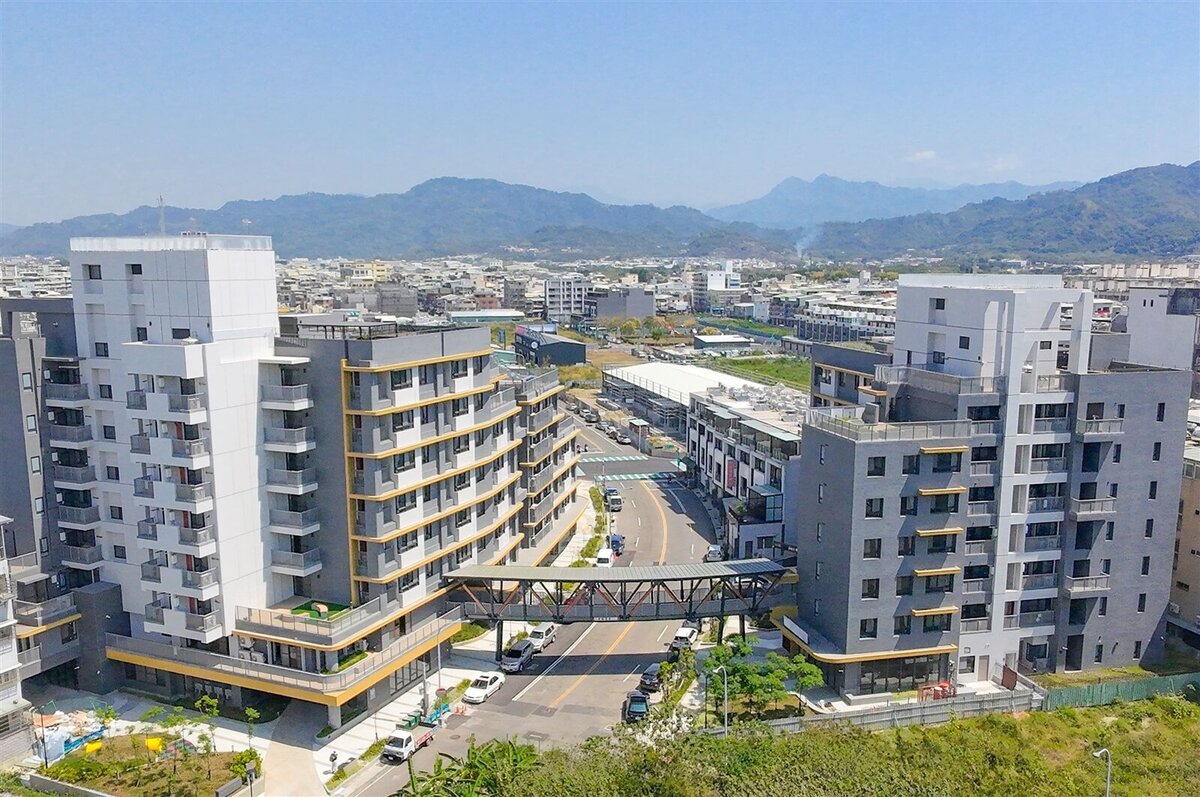 位於台中市太平區的長億社會住宅榮獲「最佳好居」五星級標章。圖/台中市住宅發展工程處提供