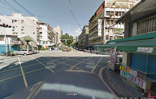 新北市三重區龍濱路上一家五口吃個早餐回來,房子竟被建商強拆。(圖/翻攝自Google Map)