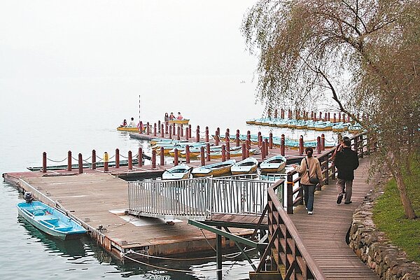 南投縣的陸客縮水,日月潭湖畔,遊客寥寥可數。 本報資料照片