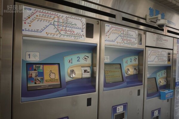 台北捷運可使用悠遊卡、一卡通，入站情境圖。（好房網News記者賈蓉／攝影）
