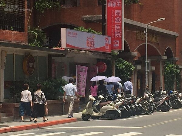 高溫爆表,熱呆了。(好房網News記者林美欣攝影)