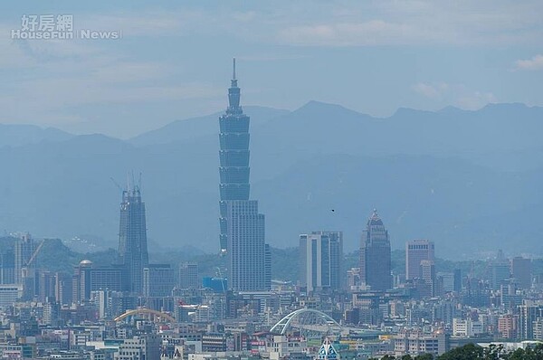 台北房市情境圖，空拍大景。（好房網News記者張聖奕／攝影）