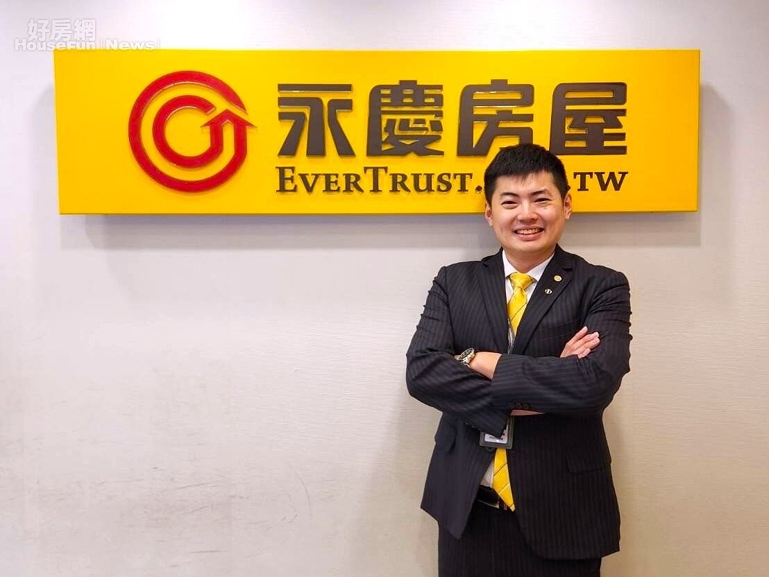 永慶房屋黃世瑋透過「i特助」自動推播功能，為客戶打開找房新可能，快速完成購售屋。圖／永慶房產集團提供
