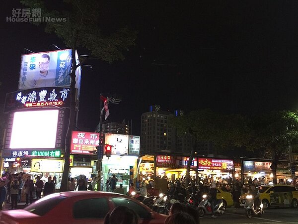 高雄市瑞豐夜市(好房網News記者林美欣攝影)