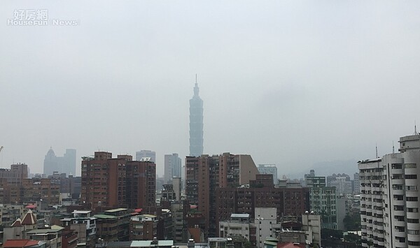 空氣品質真的好糟糕!光是去年就有6000多人死因跟PM2.5有關。(好房網News記者林美欣攝影)