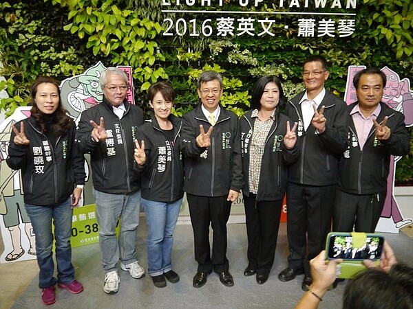 民進黨副總統候選人陳建仁昨首度到花蓮，替立委蕭美琴站台。 (記者游婉琪／攝影)
