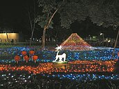耶誕近　中山公園燈海璀璨
