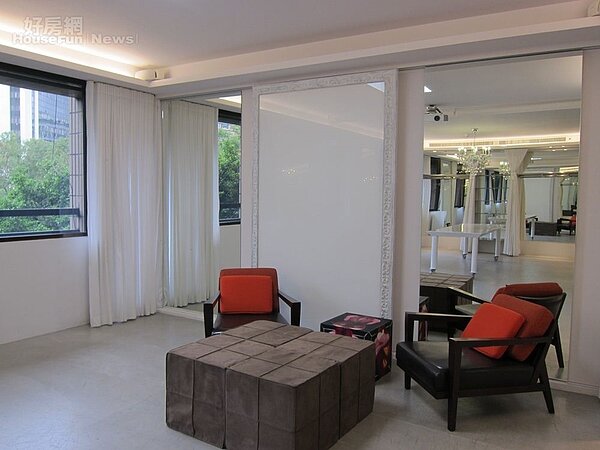 5. 大面的落地鏡讓學員不論是在穿著美學課程,或是風範禮儀課程中,都能親自看見自己的改變!