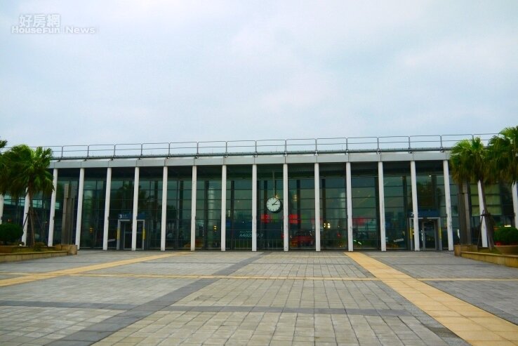 桃園高鐵站、高鐵(好房網News記者 李宗隆/攝影)