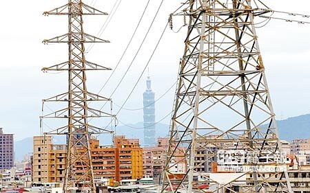 景氣要充電←台灣出現用電零成長,台電表示,主因是工商業用電大幅衰退,代表經濟真的很差。(陳信翰攝)