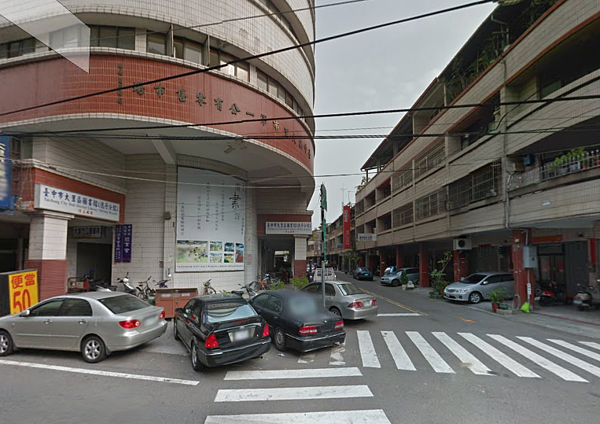 台中市大里區第一公有零售市場避淪蚊子館,將重新規劃。(圖/擷取自Google Map)