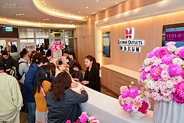 許多民眾搶在第一天進入辦理會員