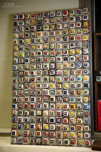 13.這張畫來自荷蘭設計師品牌D-Bodhi之手,利用舊雜誌作畫,售價約5,000元。