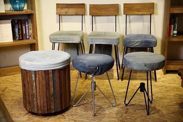 12.D-Bodhi的工業風椅子,不論是木料或牛仔布都是回收再利用的產品。價格帶在5,000元~8,000元之間。