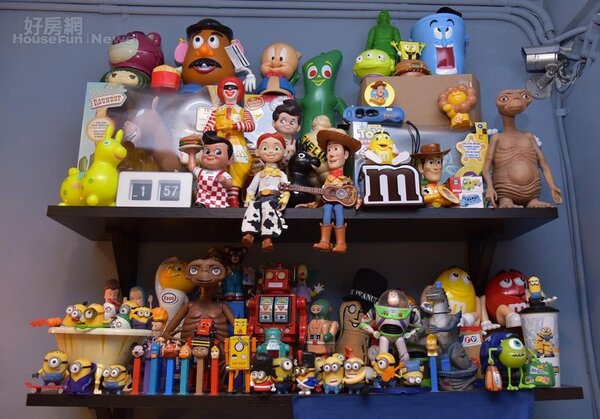 
15.所有玩具收藏，又以皮克斯動畫玩具總動員系列為大宗，阿蕉表示故事裡許多擬人化角色為他創作靈感來源。