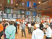 雲縣議會全數連署　要求高鐵增班